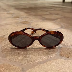 Ellen Tracy tortoise sunglasses